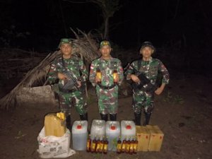 Satgas Pamtas Yonarhanud 2 Kostrad Amankan Barang Ilegal Diduga Akan Diselundupkan