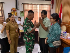 Sinergi Babinsa dan Bhabinkamtibmas Kawal Serah Terima Jabatan di Desa Guwang