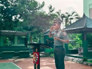 Dandim Klungkung Pimpin Upacara Bendera Hari Senin Di Lapangan Makodim