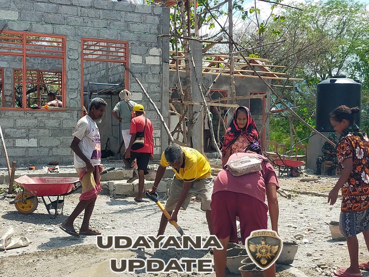 Semangat Gotong Royong Warga Oepoli Bangun SMPN Baru