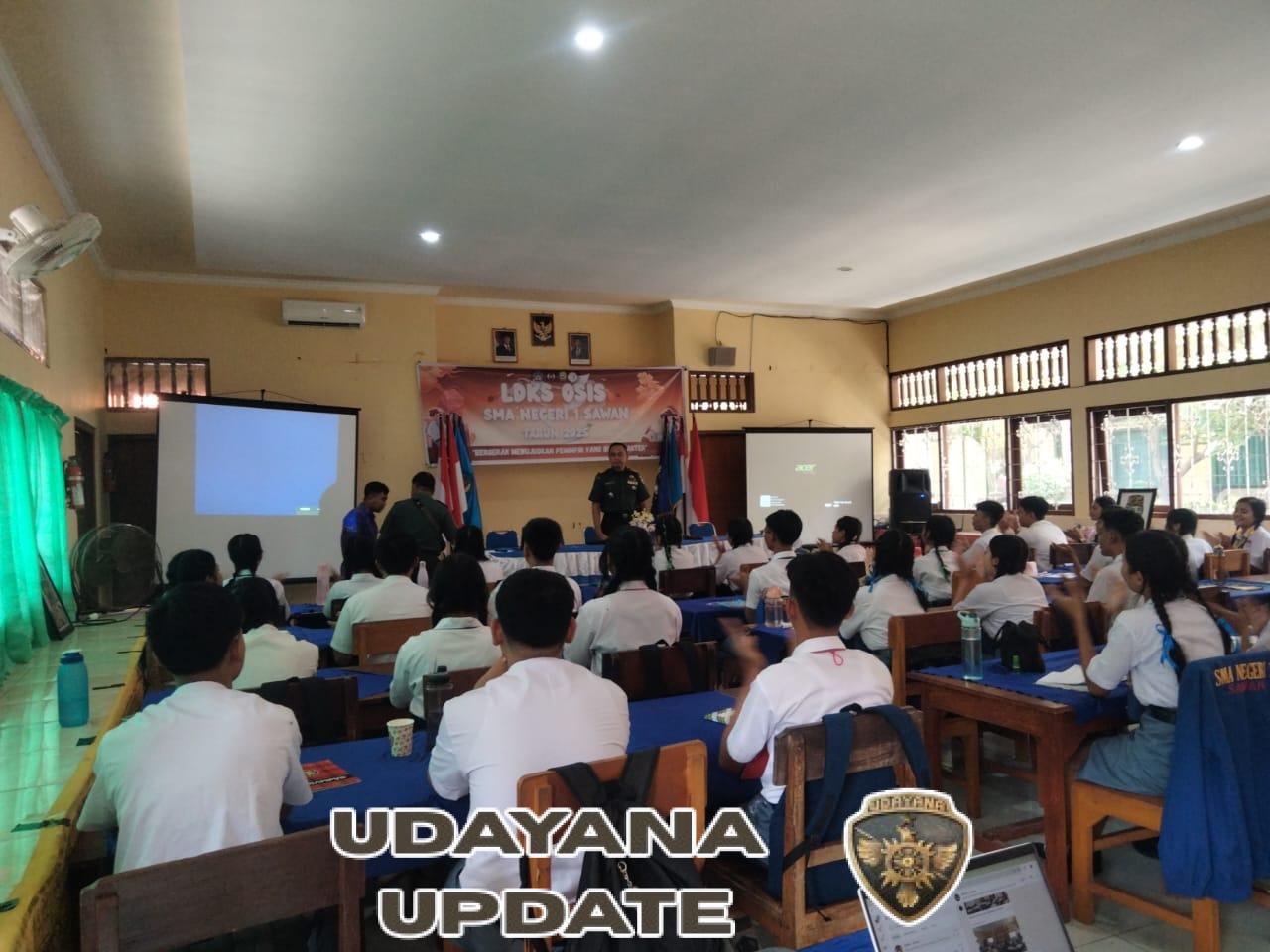 Danramil 1609-09/Sawan Berikan Materi Wawasan Kebangsaan kepada Siswa SMA Negeri 1 Sawan”