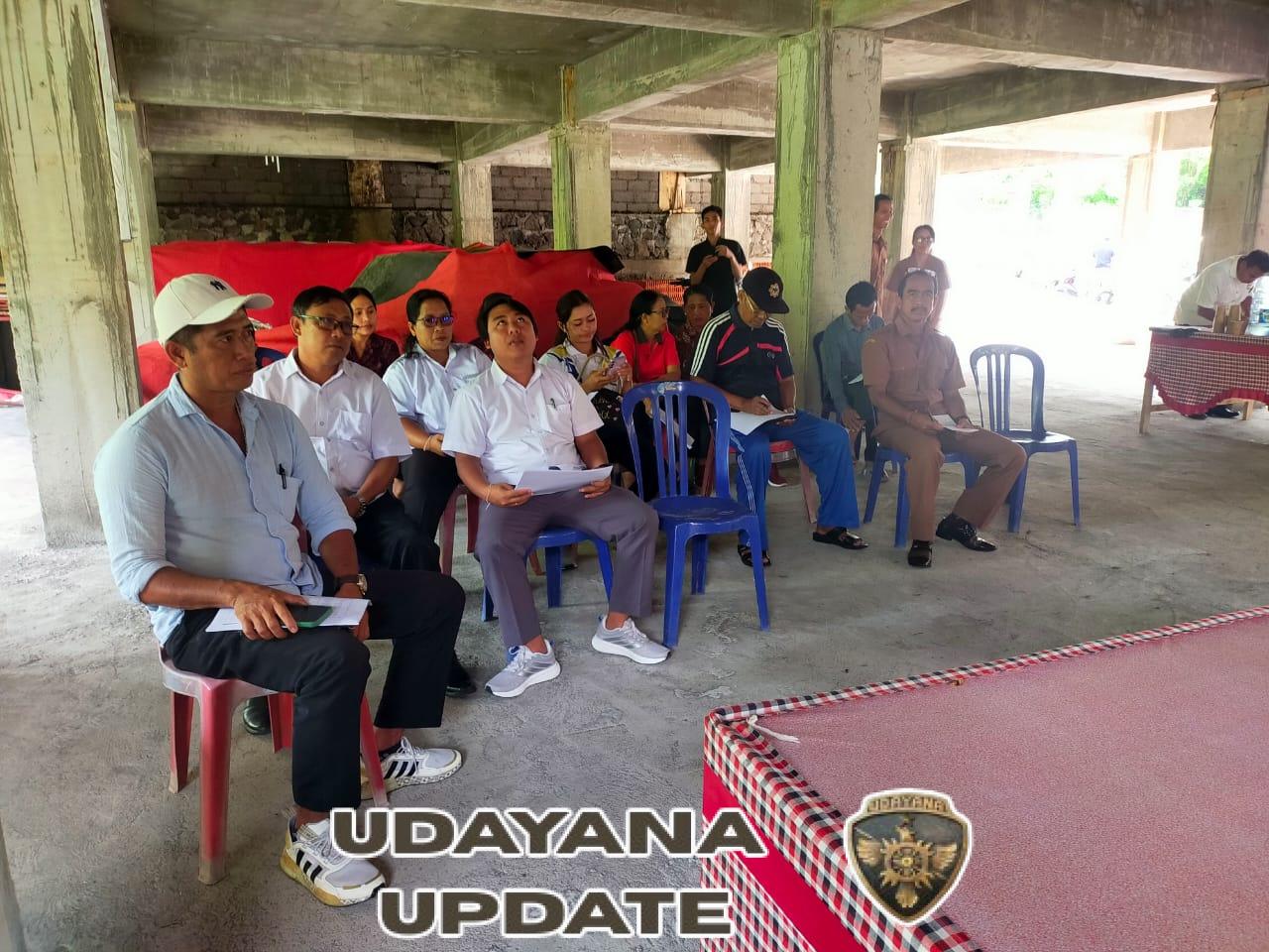 Babinsa 1623-08/Kubu Hadiri Musdes Penetapan Perubahan APBDES Baturinggit Ta. 2025.