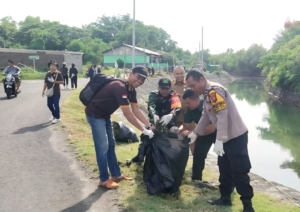 Kolaborasi Lintas Sektor di Serangan, Rehabilitasi Lahan dengan Aksi Bersih dan Penanaman Pohon