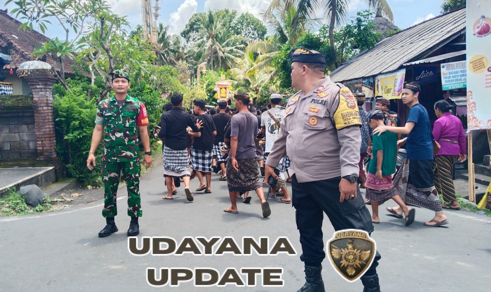 Babinsa Singakerta Amankan Prosesi Ngaben di Banjar Batuh