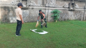Sinergi Tiga Pilar: Babinsa dan Bhabinkamtibmas Bersama Warga Perkuat Gotong Royong di Jembrana