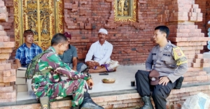 Babinsa Mendoyo Dauh Tukad Perkuat Silaturahmi, Dukung Penuh Persiapan Upacara Dewa Yadnya
