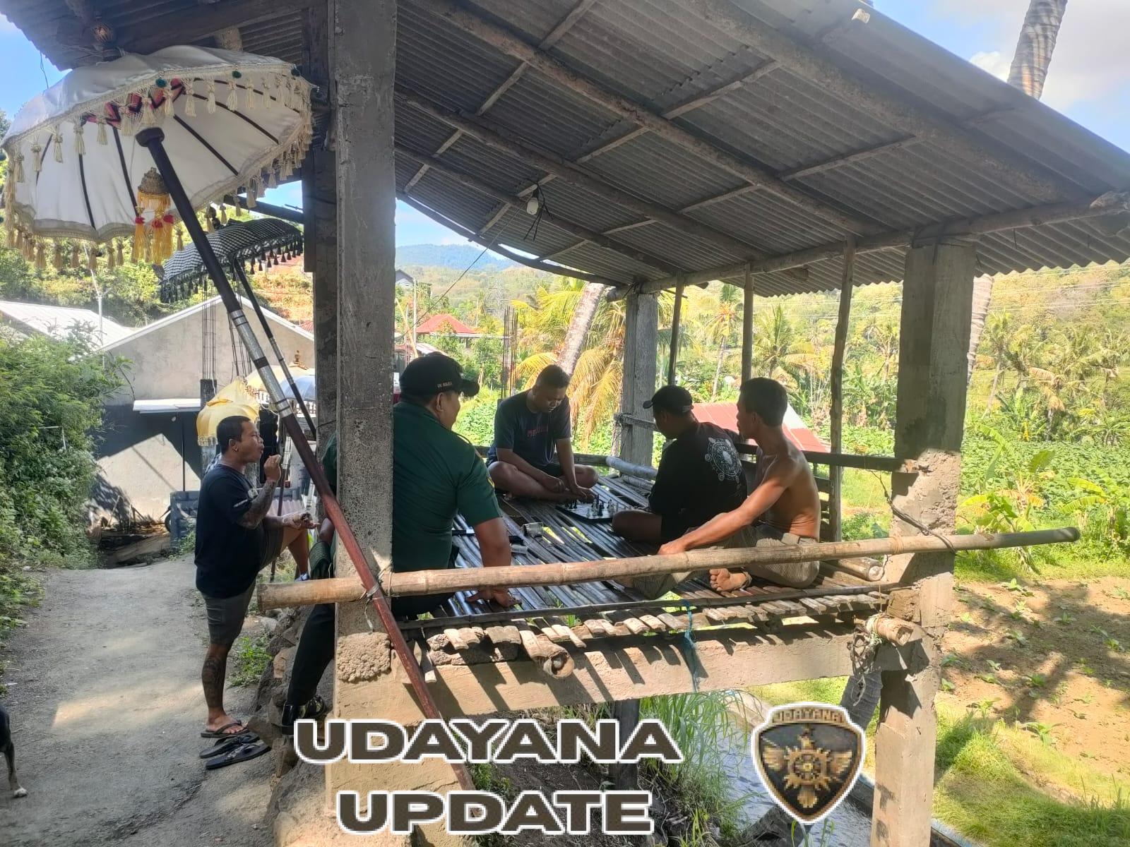 Babinsa Patemon Gelar Komsos, Ajak Warga Tingkatkan Kewaspadaan di Musim Hujan