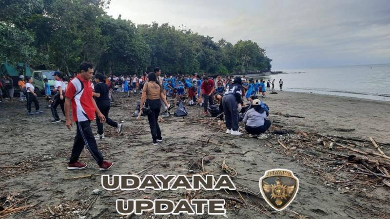 Grebek Sampah Pesisir: Kolaborasi Melaya, TNI, dan Siswa Bersihkan Pantai Karang Impian