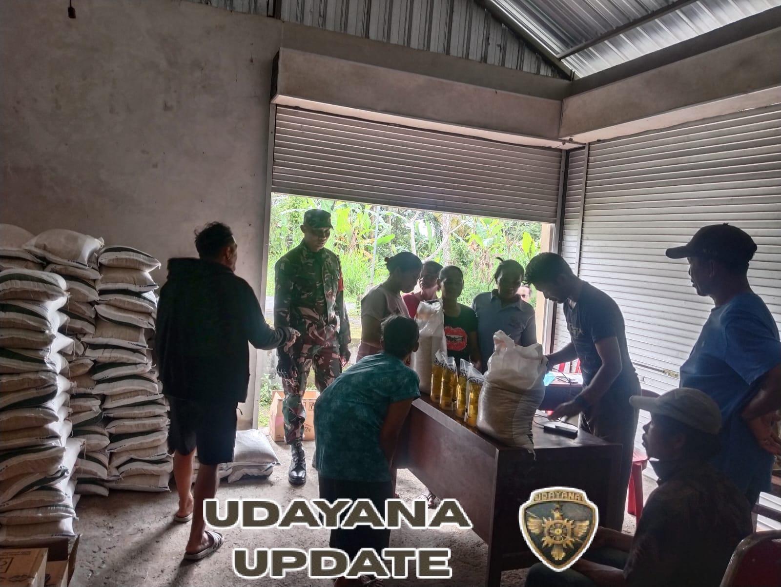 Babinsa Koramil 1626-02/Susut Laksanakan Pemantauan dan Pendampingan Penyaluran Bantuan Langsung kepada Warga di Wilayah Binaan