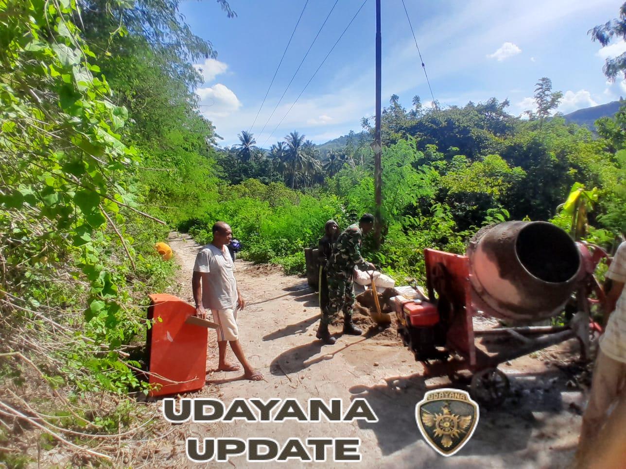 Kemanunggalan TNI-Rakyat: Babinsa Koramil 1602-04 Gelar Karya Bakti di Desa Rangalaka