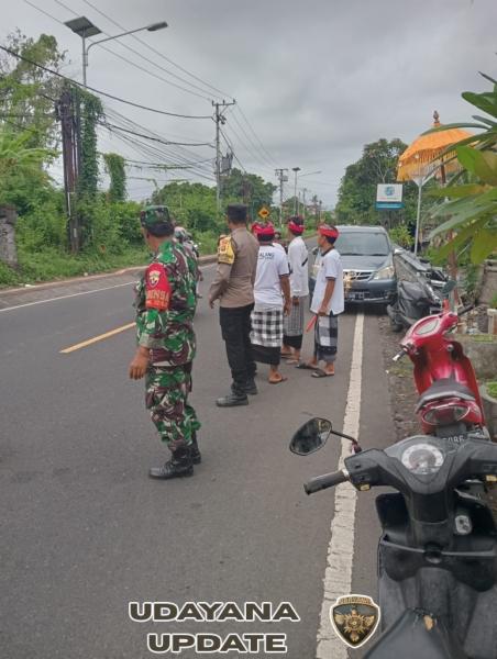 Aparat TNI Polri Di Desa Takmung Gelar Pengamanan Upacara Keagamaan Bersinergi Bersama Pecalang