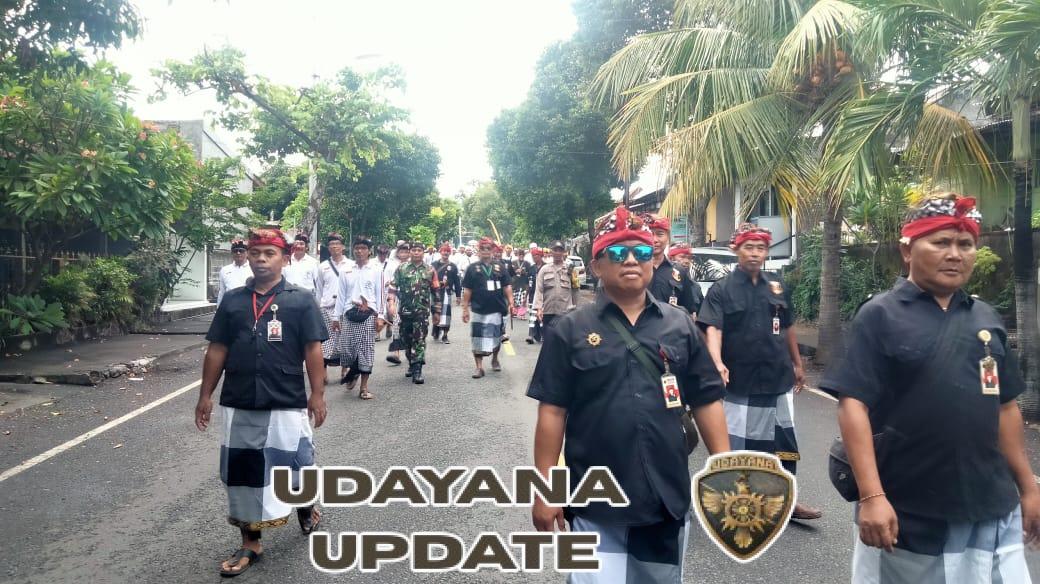 Babinsa Kawal Prosesi Melasti, Sinergi Wujudkan Keamanan Umat di Desa Adat Buleleng