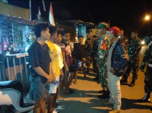 Apel Pengecekan Personil Siskamling Koramil Rasanae Berjalan Lancar