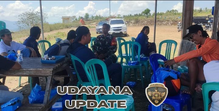 Babinsa Koramil 1628-03/Seteluk Sertu Ashar Tingkatkan Kedekatan dengan Warga Kelanir melalui Komsos