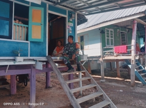 Babinsa Desa Beru Ajak Warga Jaga Kesehatan dan Ketertiban Lingkungan