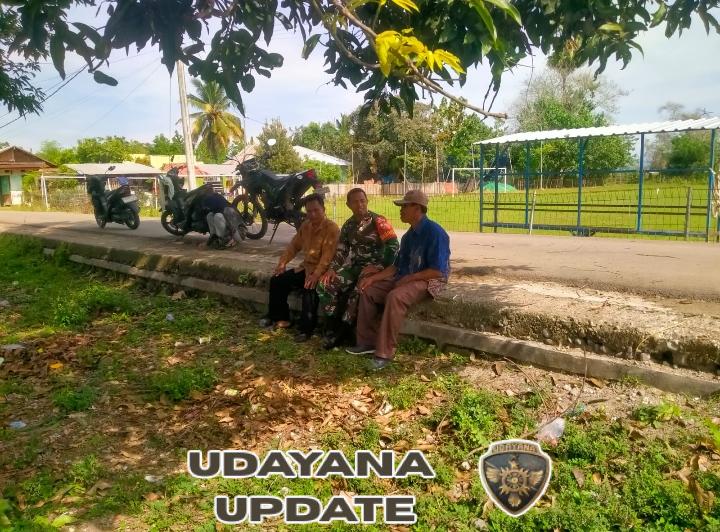 Babinsa Desa Dasan Anyar Laksanakan Monitoring Wilayah dan Komsos Bersama Warga