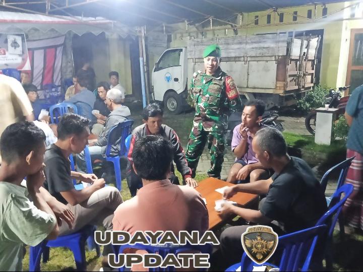 Babinsa Koramil 1628-05/Jereweh Laksanakan Patroli Malam dan Silaturahmi dengan Warga dalam Turnamen Rumi Desa Beru