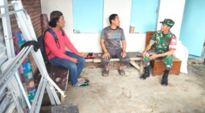 Babinsa Maluk Ajak Warga Jaga Kamtibmas Lewat Komsos