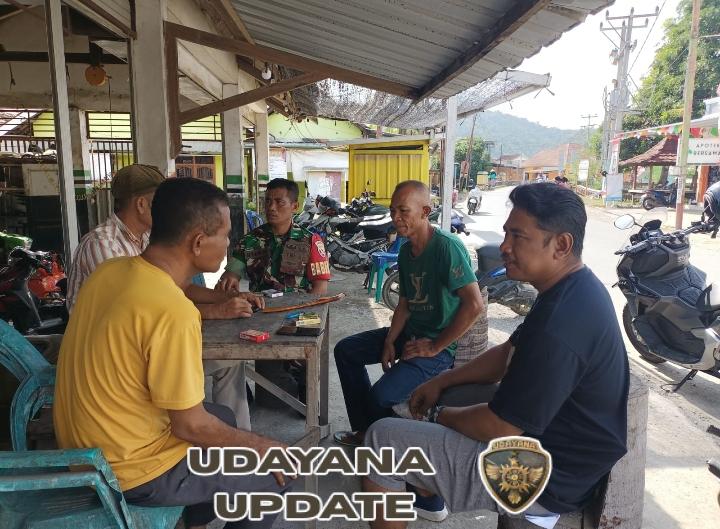 Babinsa Seteluk Tengah Laksanakan Komsos dan Monitoring Wilayah Binaan