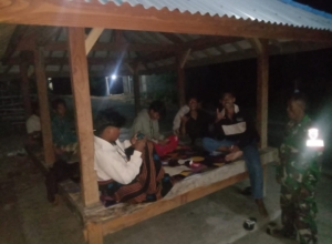 Babinsa Kadindi Barat Ajak Remaja Jauhi Narkoba Lewat Ronda Malam