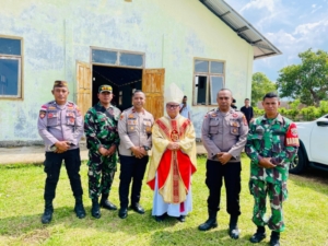 Momen Sakral di Lale: Babinsa Lembor Bersama Polsek Amankan Misa Syukur Imam Baru, Jaga Keharmonisan Pelayanan