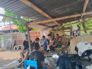 Babinsa Ramil 1602-01/Ende Tingkatkan Keamanan dan Kamtibmas Bersama Warga Ndao