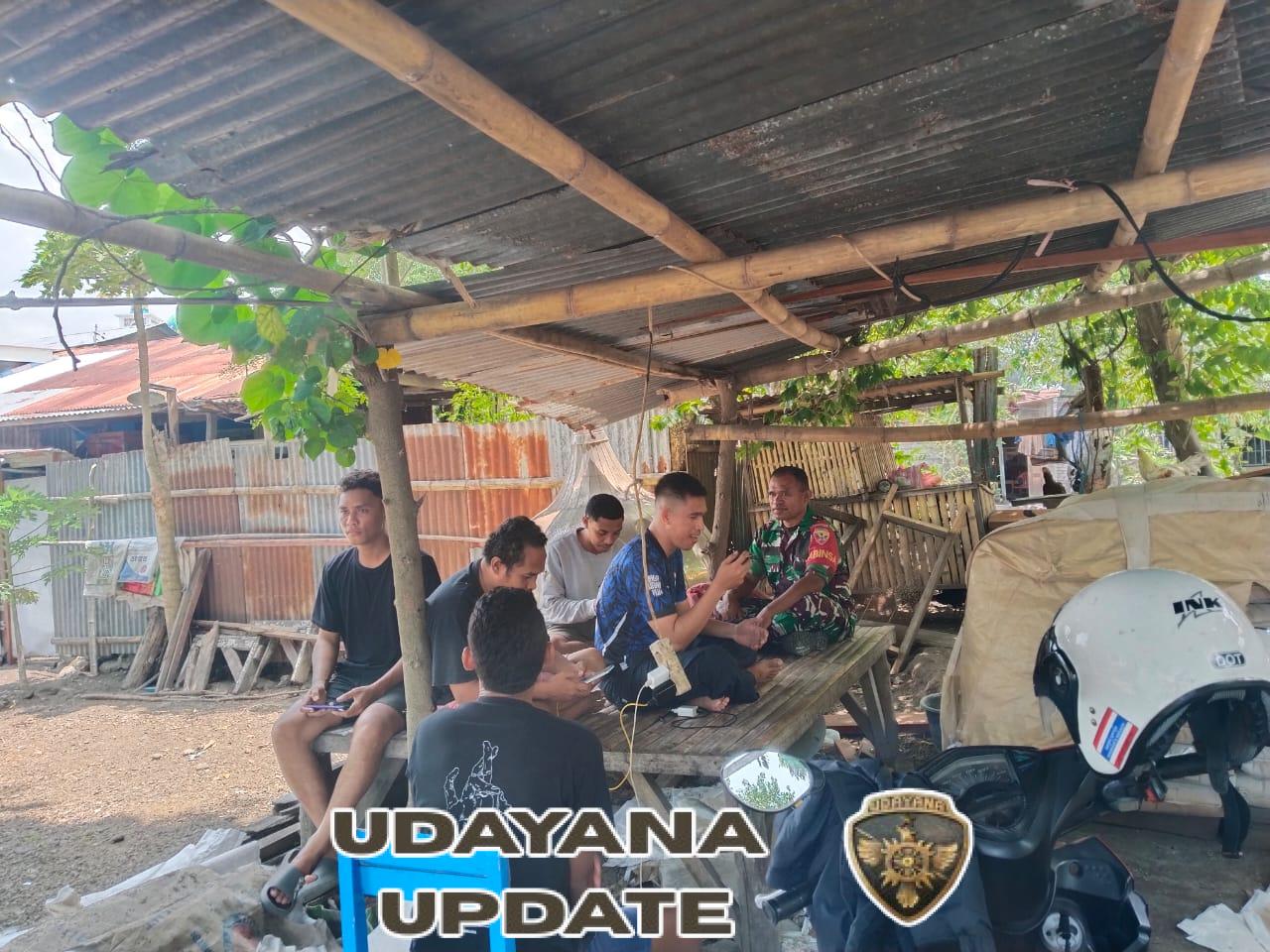 Babinsa Ramil 1602-01/Ende Tingkatkan Keamanan dan Kamtibmas Bersama Warga Ndao