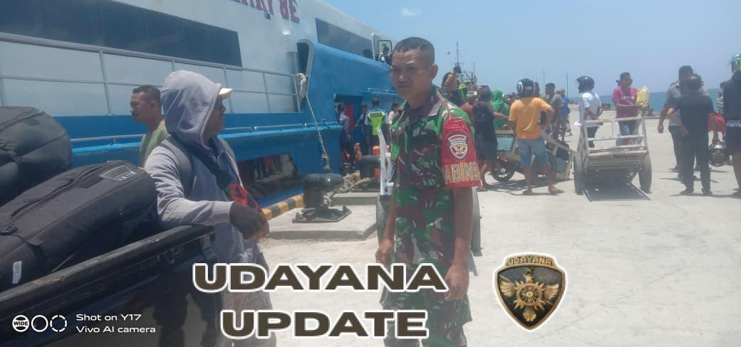 Babinsa Koramil 1627-01/Ba’a Pantau Arus Kedatangan dan Keberangkatan Kapal Bahari Expres 8E