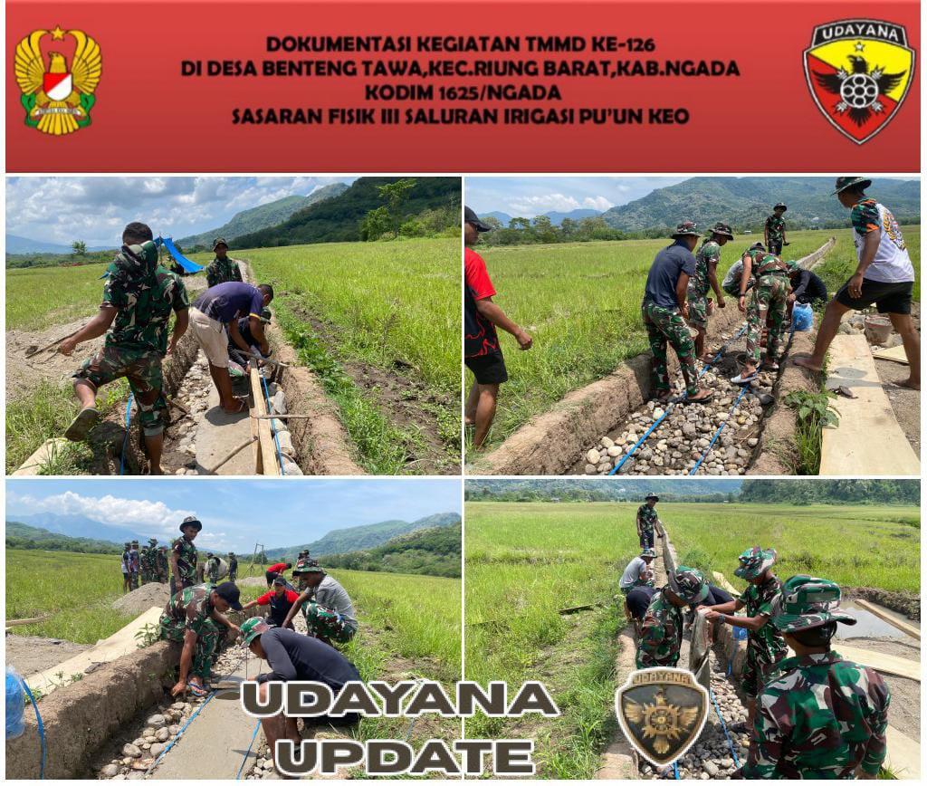 Hari ke-24 TMMD, TNI Bersama Warga Terus Kebut Pengecoran Lantai Saluran Puun Keo