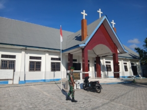 Babinsa Koramil 1627-03/Batutua Laksanakan Pengamanan Ibadah di Gereja GMIT Talitakumi Nggauk