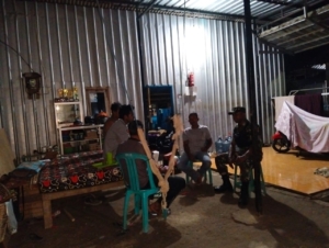 Babinsa Koramil 1628-04/Poto Tano Laksanakan Patroli Malam Jaga Kondusifitas Wilayah