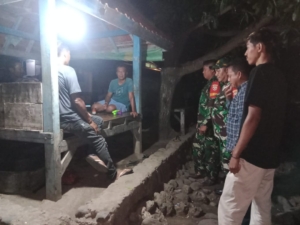 Babinsa Kolo Pimpin Patroli Siskamling Demi Keamanan Warga