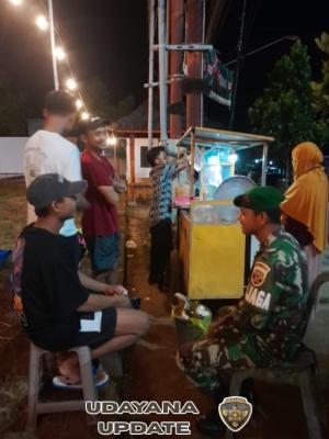 Babinsa Koramil 1628-02/Sekongkang Gelar Patroli Malam Jaga Kamtibmas Wilayah Binaan