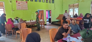 Babinsa Larantuka dan Bhabinkamtibmas Gelar Komsos di Kelurahan Waihali