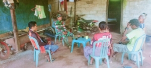 Babinsa Naikliu Ajak Tokoh Masyarakat Bahas Hukum Adat