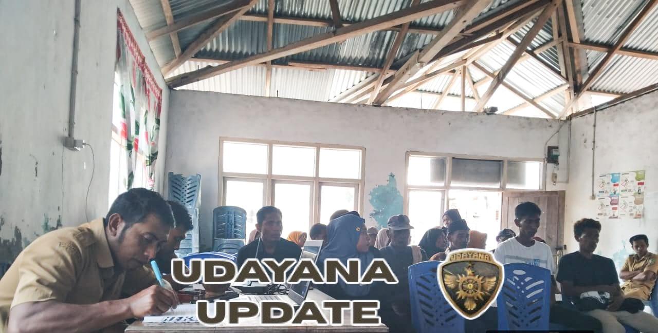 Babinsa Koramil 1630-01/Komodo Hadiri Penyaluran BLT Tahap Tiga Dan Empat Di Desa Pontianak