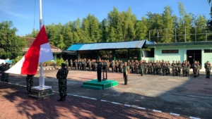 Danramil Negara Pimpin Upacara Bendera, Tekankan Pengamalan Saptamarga dan Sumpah Prajurit