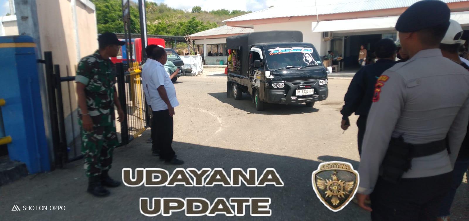 Babinsa Serda Roni Riberu Laksanakan Pengamanan dan Pemantauan di Pelabuhan ASDP Pantai Baru