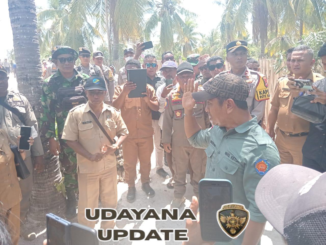 TNI Bersama Forkopimda Rote Ndao Kawal Bupati Monitoring Akses Pantai di Desa Bo’a