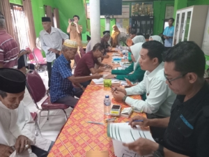 Babinsa Taliwang Dampingi Pembagian Kartu KSB Maju di Kelurahan Sampir