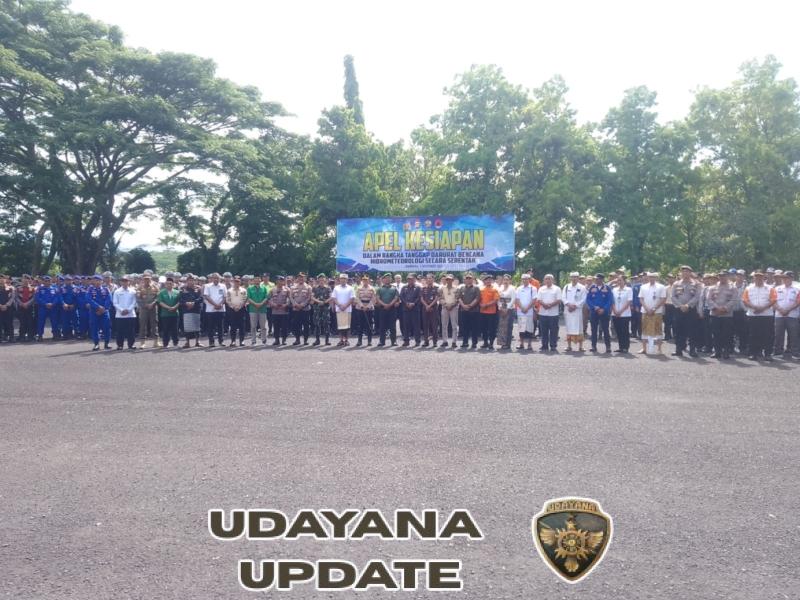 Perkuat Mitigasi Bencana, Pasi Ops Kodim 1617/Jembrana Bersama Forkopimda Hadiri Apel Kesiapsiagaan