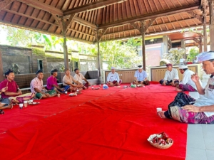 Babinsa Pangyangan Hadiri Pertemuan Bersama Bupati Jembrana Bahas Usulan Pembangunan Desa