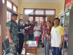 Babinsa Tohpati Hadir Beri Pendampingan Sukseskan Penyaluran BLT DD