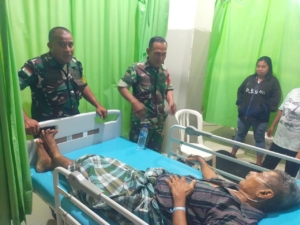 Tetesan Darah Prajurit untuk Kehidupan: Babinsa Koramil 1627-01/Ba’a Donorkan Darah di RSUD Ba’a