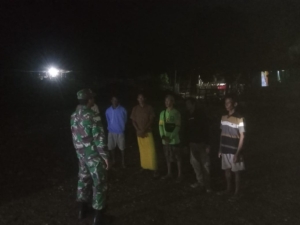 Sinergi TNI dan Masyarakat di Bima Perkuat Patroli Siskamling Wilayah Koramil Woha