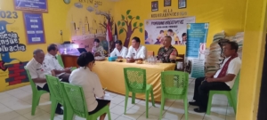 Babinsa Oebobo Bahas Progres Administrasi Koperasi Merah Putih