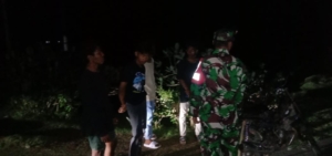 Sertu Edi Susanto Ajak Warga Desa Jambu Jaga Kamtibmas Lewat Ronda Malam