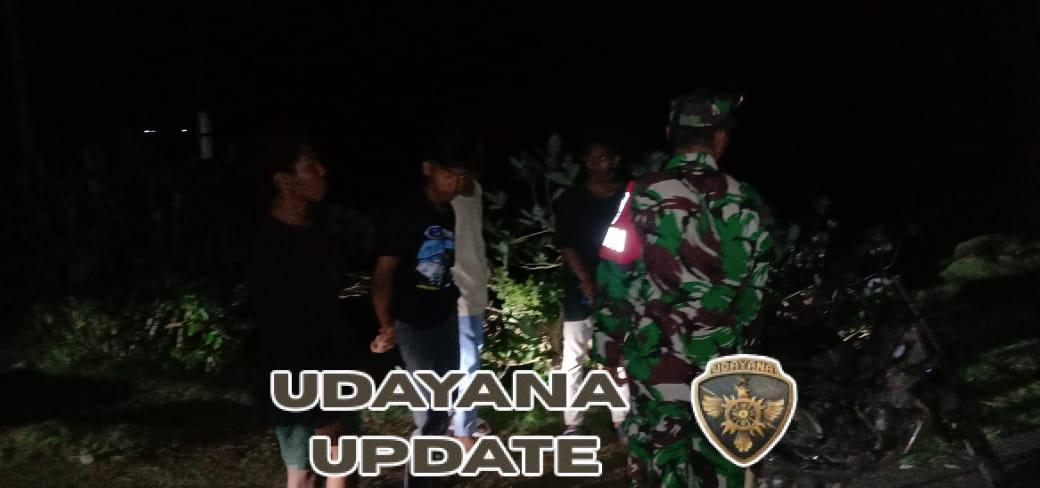 Sertu Edi Susanto Ajak Warga Desa Jambu Jaga Kamtibmas Lewat Ronda Malam