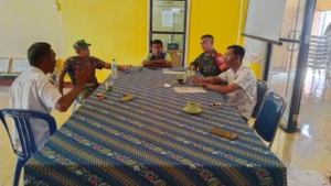 Babinsa Koramil 1628-04/Poto Tano Perkuat Sinergi dengan Warga Lewat Komsos