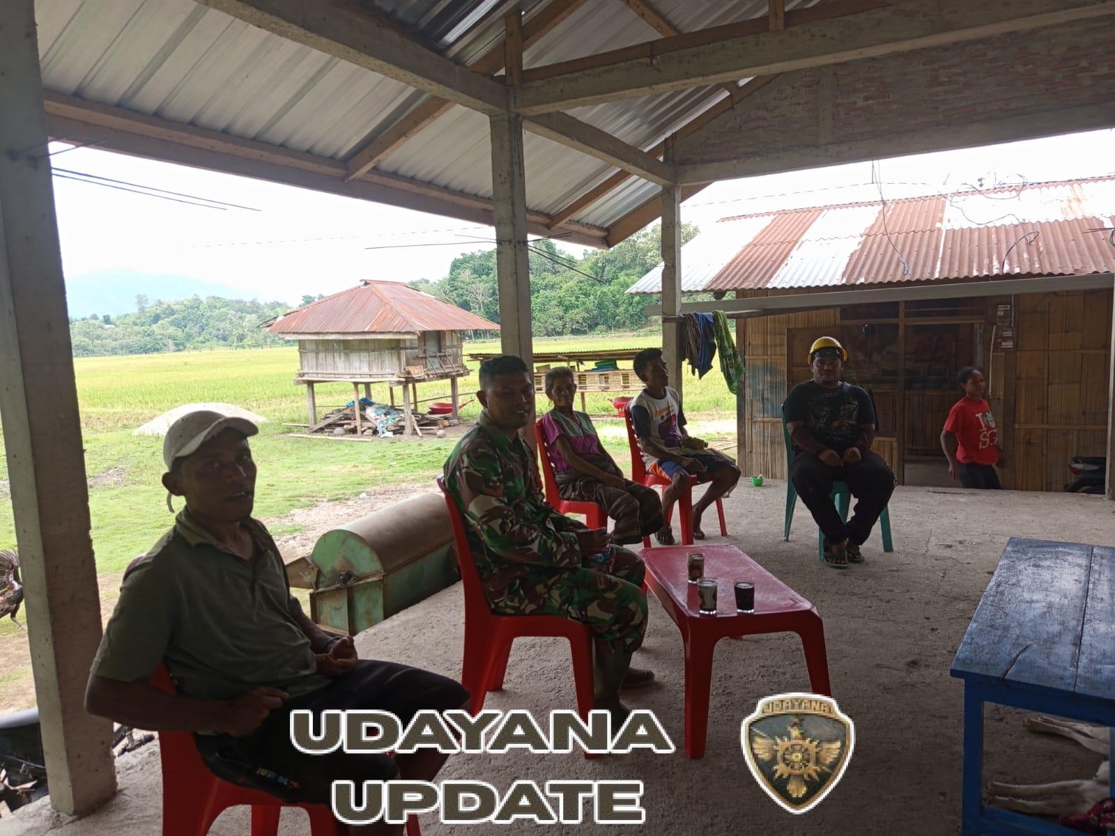 Babinsa Koramil 1602-03/Detusoko Gelar Komsos dan Kerja Bhakti di Desa Fataatu Timur